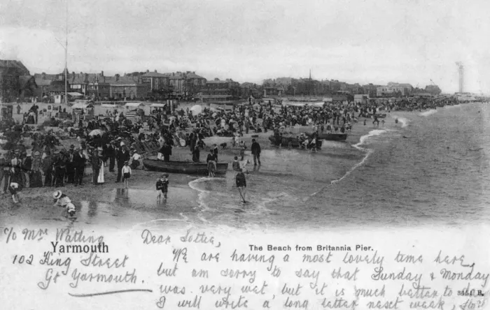 Framed Print : Great Yarmouth - The Beach from Britannia Pier Framed Print : Great Yarmouth - The Beach from Britannia Pier