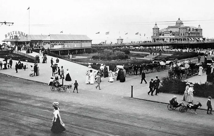 Framed Print : Great Yarmouth Britannia Pier early 1900s Framed Print : Great Yarmouth Britannia Pier early 1900s