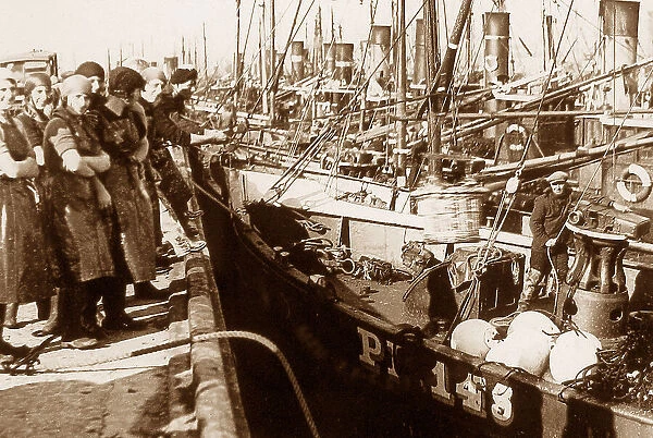 Great Yarmouth herring fleet and fish girls early 1900s