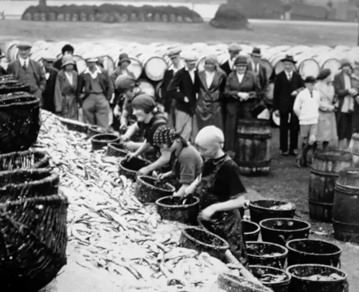 Framed Print : Great Yarmouth, Scottish Fisher Girls