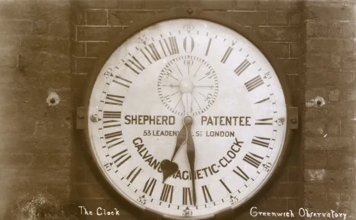 Framed Print : Greenwich Observatory, Greenwich, London - Magnetic Clock Framed Print : Greenwich Observatory, Greenwich, London - Magnetic Clock