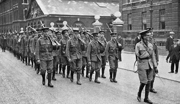 Framed Print : Grenadier Guards in London 1914 Framed Print : Grenadier Guards in London 1914