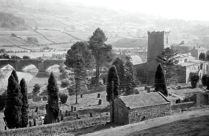 Framed Print : Grinton, Swaledale, Yorkshire in the 1940 / 50s Framed Print : Grinton, Swaledale, Yorkshire in the 1940 / 50s