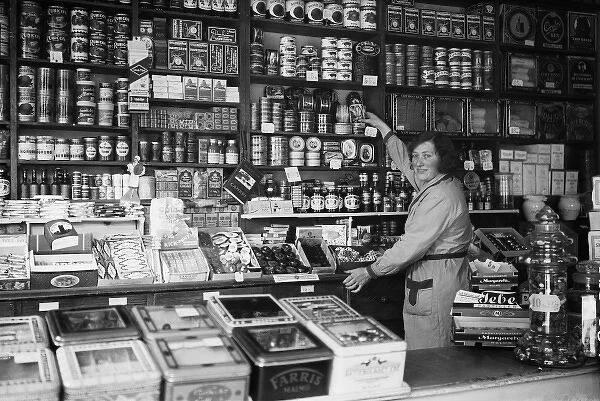 Grocery Shop 1932