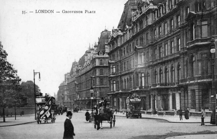 Framed Print : Grosvenor Place, London Framed Print : Grosvenor Place, London