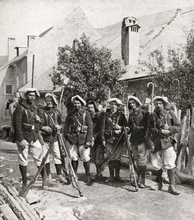Framed Print : Group of Chasseurs Alpins soldiers, Alsace region, France Framed Print : Group of Chasseurs Alpins soldiers, Alsace region, France