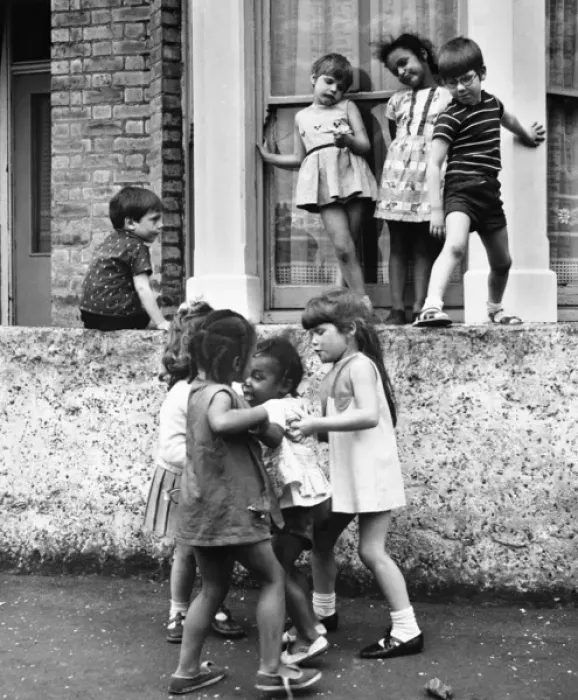 Framed Print : Group of children on a Balham street, SW London Framed Print : Group of children on a Balham street, SW London