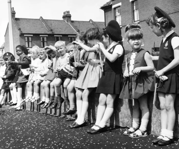 Framed Print : Group of children on a Balham street, SW London Framed Print : Group of children on a Balham street, SW London