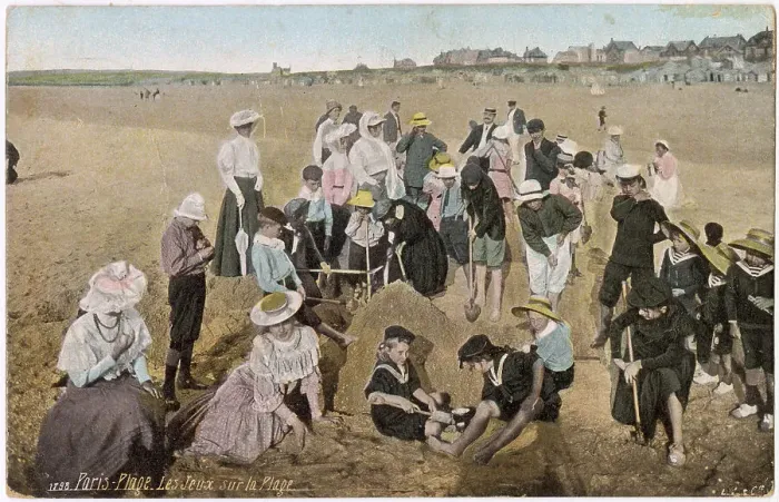 Framed Print : A group of people having fun on the beach, Paris Plage, Le Touquet, Northern France Date: circa 1910 Framed Print : A group of people having fun on the beach, Paris Plage, Le Touquet, Northern France Date: circa 1910