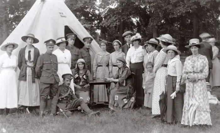 Framed Print : Group of people at Malvern, Worcestershire, WW1 Framed Print : Group of people at Malvern, Worcestershire, WW1