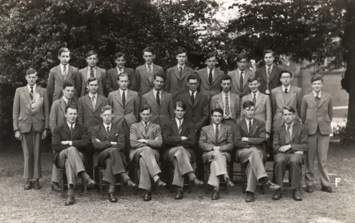 Framed Print : Group photo, pupils at a school Framed Print : Group photo, pupils at a school