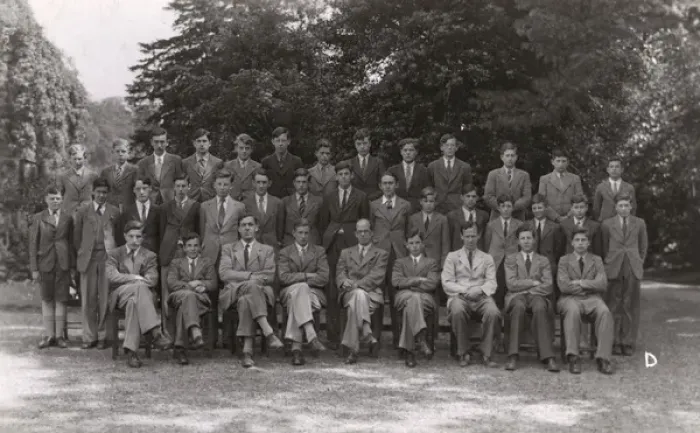 Framed Print : Group photo, teachers and pupils at a school Framed Print : Group photo, teachers and pupils at a school