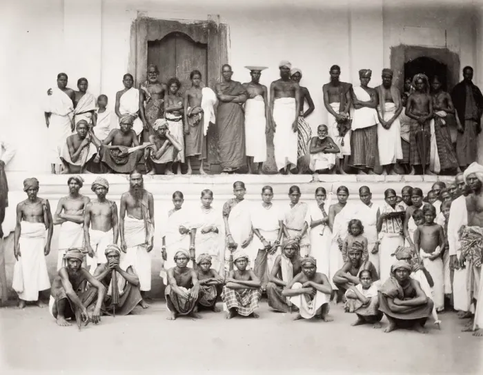 Framed Print : Group of workers, India or Sri Lanka Framed Print : Group of workers, India or Sri Lanka
