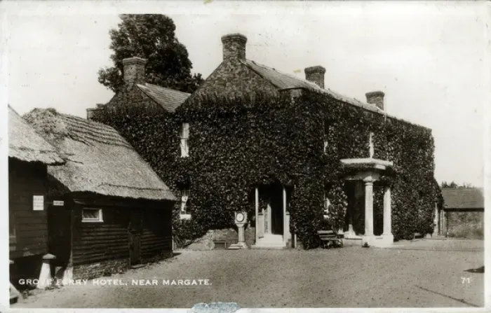 Framed Print : Grove Ferry Hotel, Upstreet, Kent Framed Print : Grove Ferry Hotel, Upstreet, Kent