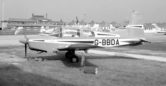 Framed Print : Grumman American AA-5 Traveller G-BBDA Framed Print : Grumman American AA-5 Traveller G-BBDA