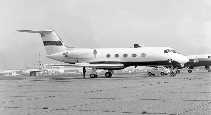 Framed Print : Grumman G-1159 Gulfstream II N10XY Framed Print : Grumman G-1159 Gulfstream II N10XY