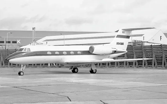 Framed Print : Grumman G-1159 Gulfstream II N940BS Framed Print : Grumman G-1159 Gulfstream II N940BS