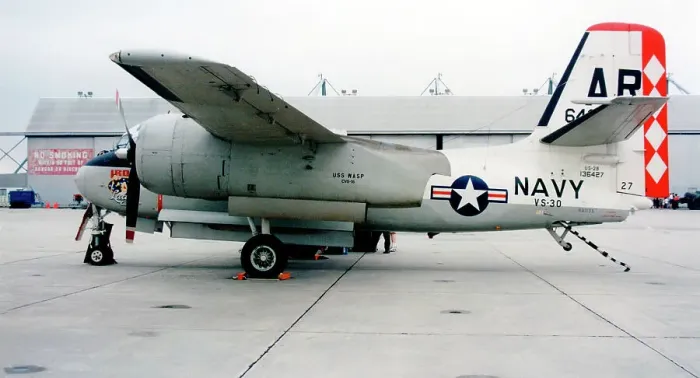 Framed Print : Grumman US-2B Tracker N8112A