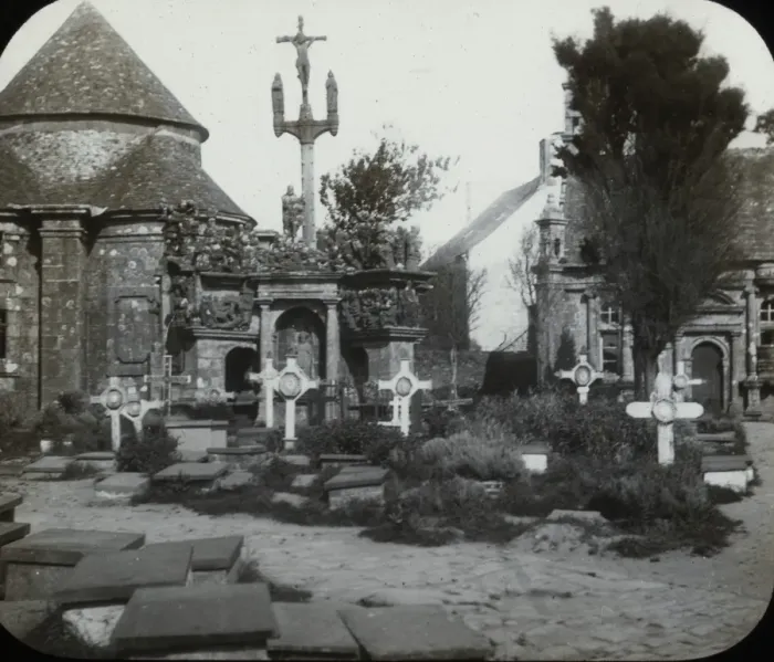 Framed Print : Guemiliau,  /  GuimiliauChurchyard