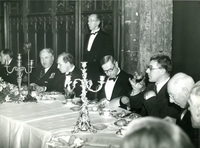 Framed Print : Guests at the Royal Aeronautical Society?s 80th annivers? Framed Print : Guests at the Royal Aeronautical Society?s 80th annivers?