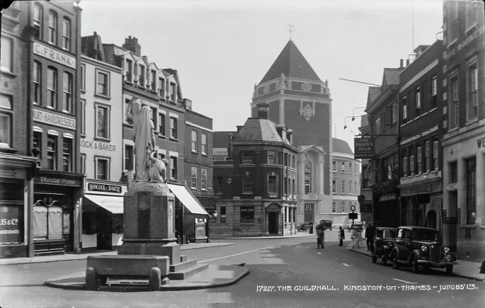Framed Print : The Guildhall in Kingston Framed Print : The Guildhall in Kingston