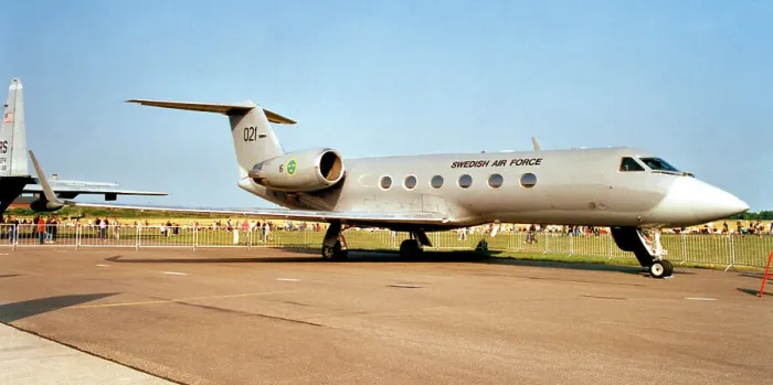 Framed Print : Gulfstream G-IV 102001 - 021 Framed Print : Gulfstream G-IV 102001 - 021
