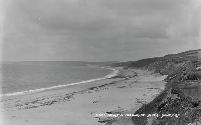 Framed Print : Gunwalloe Sands Framed Print : Gunwalloe Sands