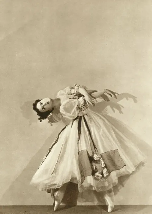 Framed Print : Gwyneth Mathews, ballerina in Apparitions, Vic-Wells Ballet Framed Print : Gwyneth Mathews, ballerina in Apparitions, Vic-Wells Ballet
