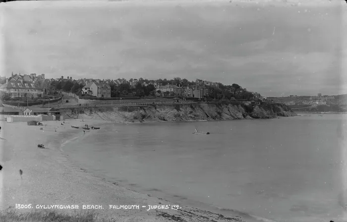 Framed Print : Gyllyngvase Beach, Falmouth Framed Print : Gyllyngvase Beach, Falmouth