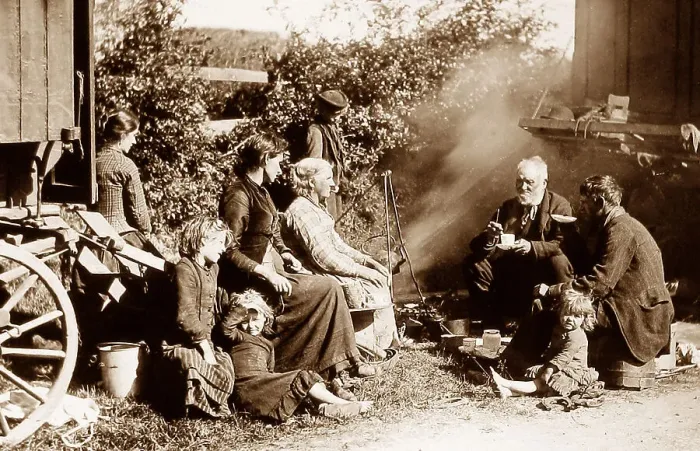 Framed Print : Gypsies at the roadside Victorian period Framed Print : Gypsies at the roadside Victorian period
