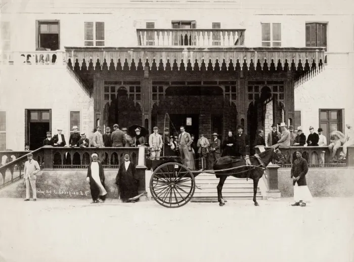 Framed Print : Hackeny carriage outside a hotel, Cairo Egypt Framed Print : Hackeny carriage outside a hotel, Cairo Egypt