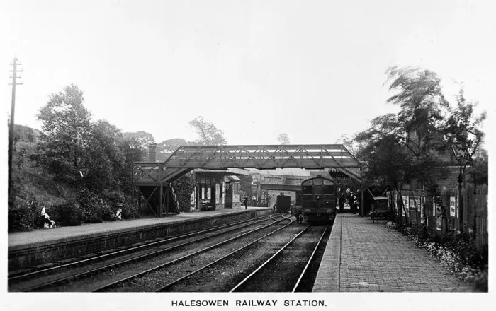 Framed Print : Halesowen railway station, Dudley, West Midlands Framed Print : Halesowen railway station, Dudley, West Midlands