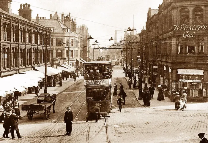 Framed Print : Halifax - Commercial Street from North Framed Print : Halifax - Commercial Street from North