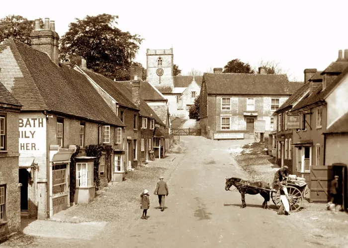 Framed Print : Hambledon High Street, early 1900s Framed Print : Hambledon High Street, early 1900s