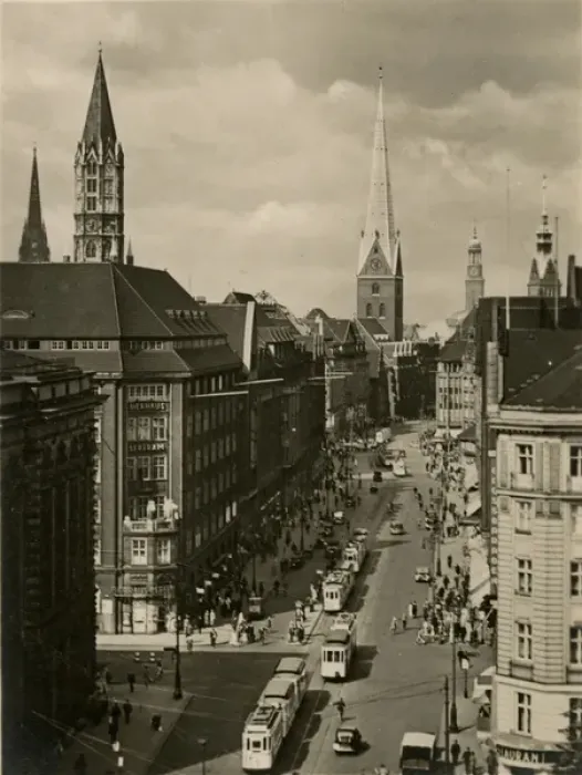 Framed Print : Hamburg, Germany - Monckebergstrasse Framed Print : Hamburg, Germany - Monckebergstrasse