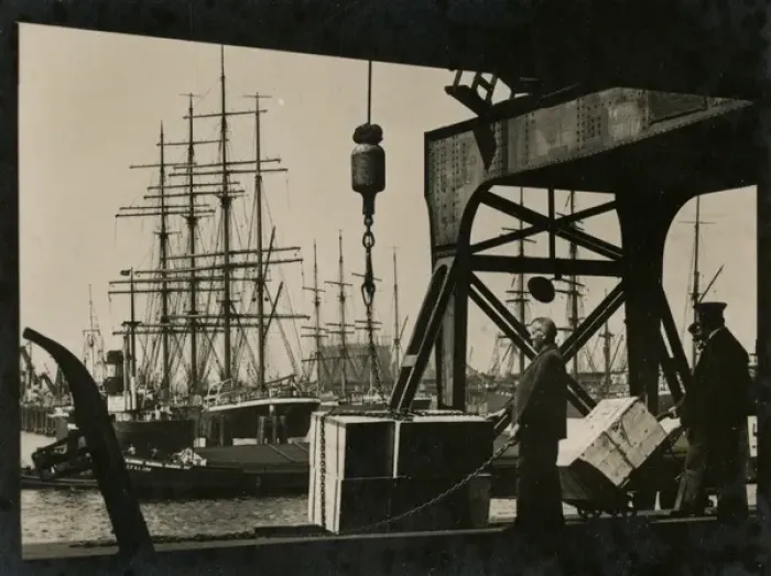 Framed Print : Hamburg, Germany - view of the harbour Framed Print : Hamburg, Germany - view of the harbour