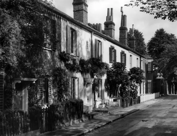 Framed Print : Hamptead Cottages Framed Print : Hamptead Cottages