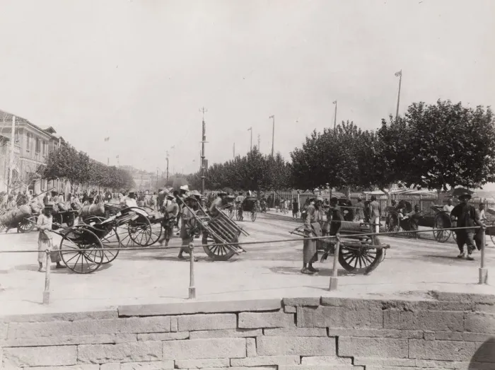 Framed Print : Hand carts and rickshaws on the Bund, Shanghai, China Framed Print : Hand carts and rickshaws on the Bund, Shanghai, China