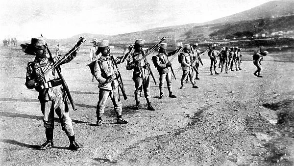 Hand grenades, the sling-method of throwing them used by Spanish troops
