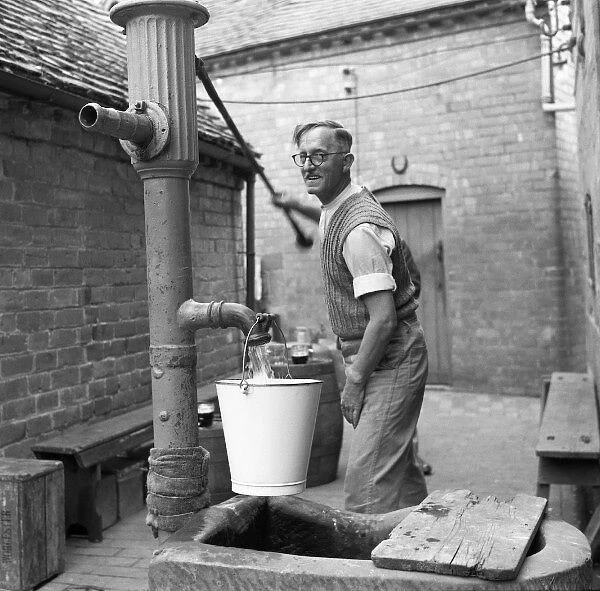 Hand pump at the Fruiterers Arms, Hartlebury