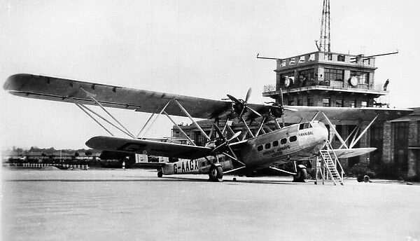 Handley Page HP 42 (forward view, on the ground) -Croyd