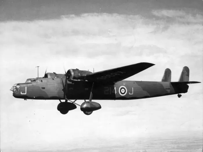 Framed Print : Handley Page HP54 Harrow II K6988 in the air Framed Print : Handley Page HP54 Harrow II K6988 in the air