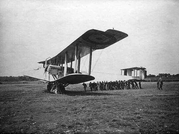 Handley Page O  /  100 being manhandled on the ground