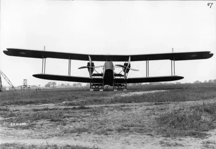 Framed Print : Handley Page O / 400 from the front Framed Print : Handley Page O / 400 from the front