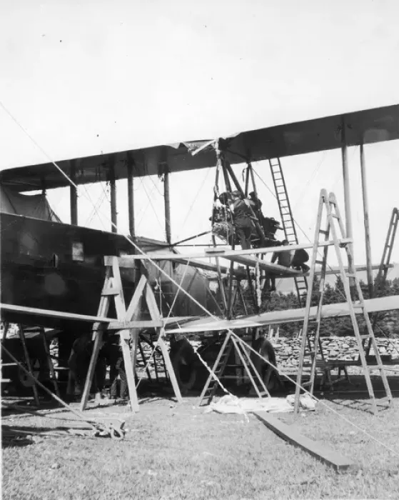 Framed Print : Handley Page V / 1500 F7140 Atlantic is reassembled Framed Print : Handley Page V / 1500 F7140 Atlantic is reassembled
