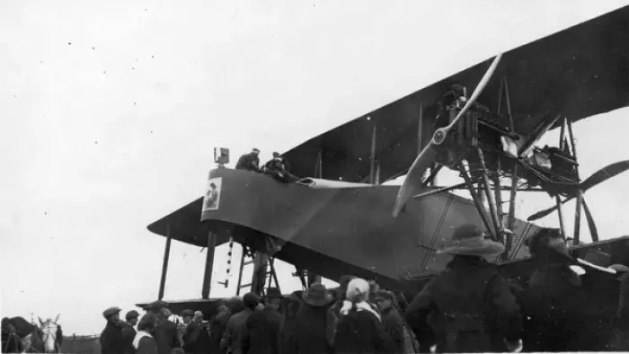 Framed Print : Handley Page V / 1500 F7140 Atlantic after reassembly Framed Print : Handley Page V / 1500 F7140 Atlantic after reassembly