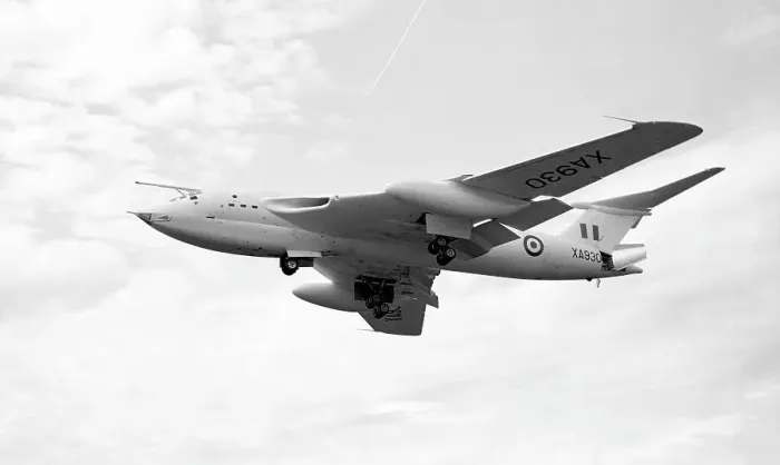 Framed Print : Handley Page Victor B.1 XA930 Framed Print : Handley Page Victor B.1 XA930