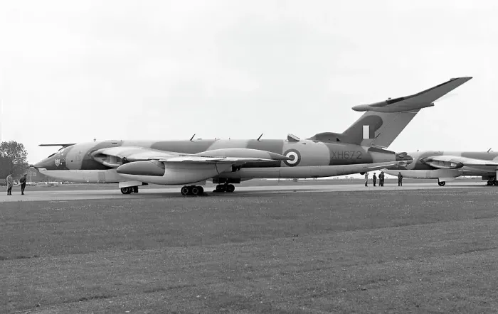 Framed Print : Handley Page Victor B.2 XH672 Framed Print : Handley Page Victor B.2 XH672
