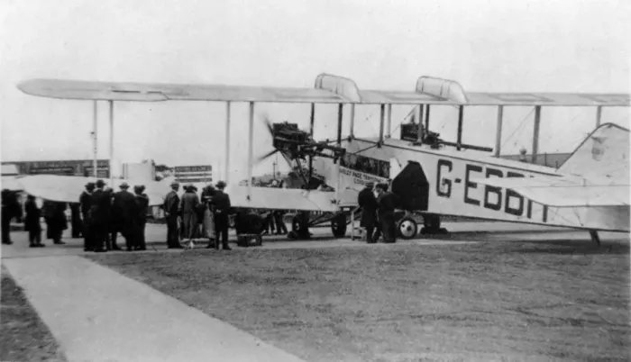 Framed Print : Handley Page W8B (aft) (running-up) Framed Print : Handley Page W8B (aft) (running-up)