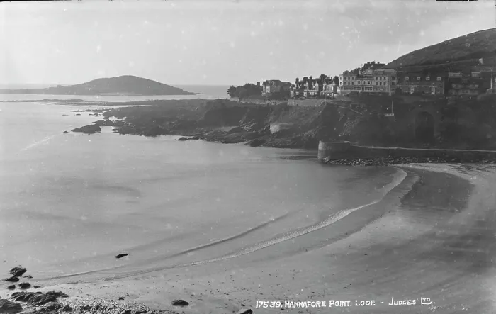 Framed Print : Hannafore Point, Looe Framed Print : Hannafore Point, Looe